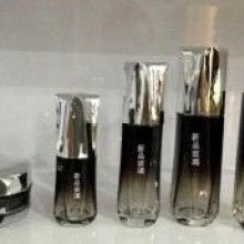  廣州市白云區(qū)順生塑料制品廠 主營 化妝品瓶子,pet塑料瓶